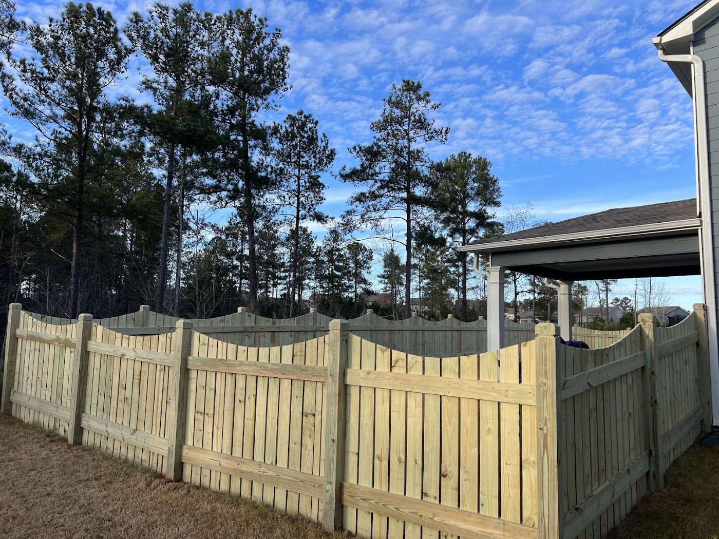 Dog-ear privacy fence